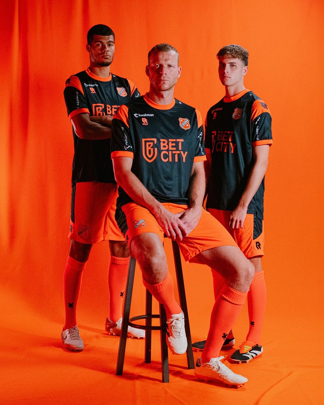 FC Volendam voetbalshirts 2024-2025 in teken muziek en Awaydays!