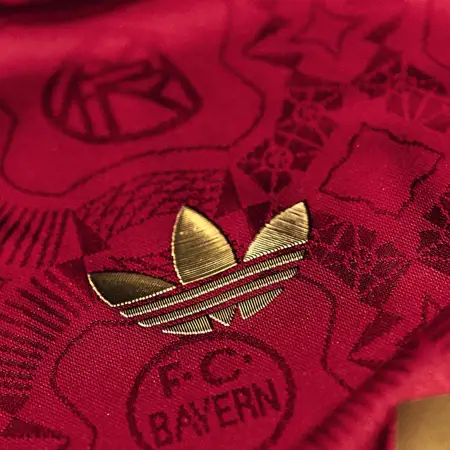 Bayern München voetbalshirt 125 jarig bestaan geïnspireerd door historie!