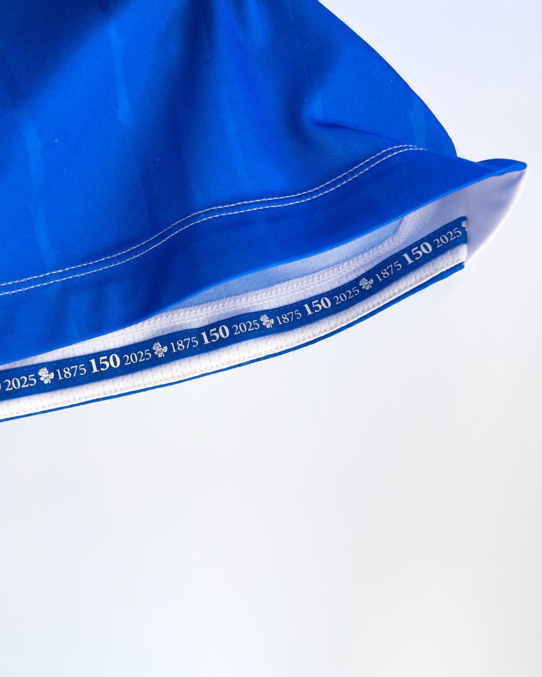 Blackburn Rovers voetbalshirts 2025-2026 in teken 150 jarig jubileum