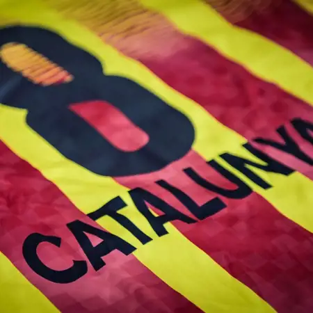 Dit zijn de Catalonië voetbalshirts 2023-2026