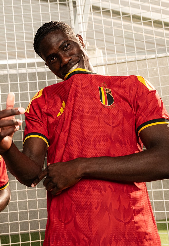 België WK 2026 thuisshirt bevat duivelse vlammen!