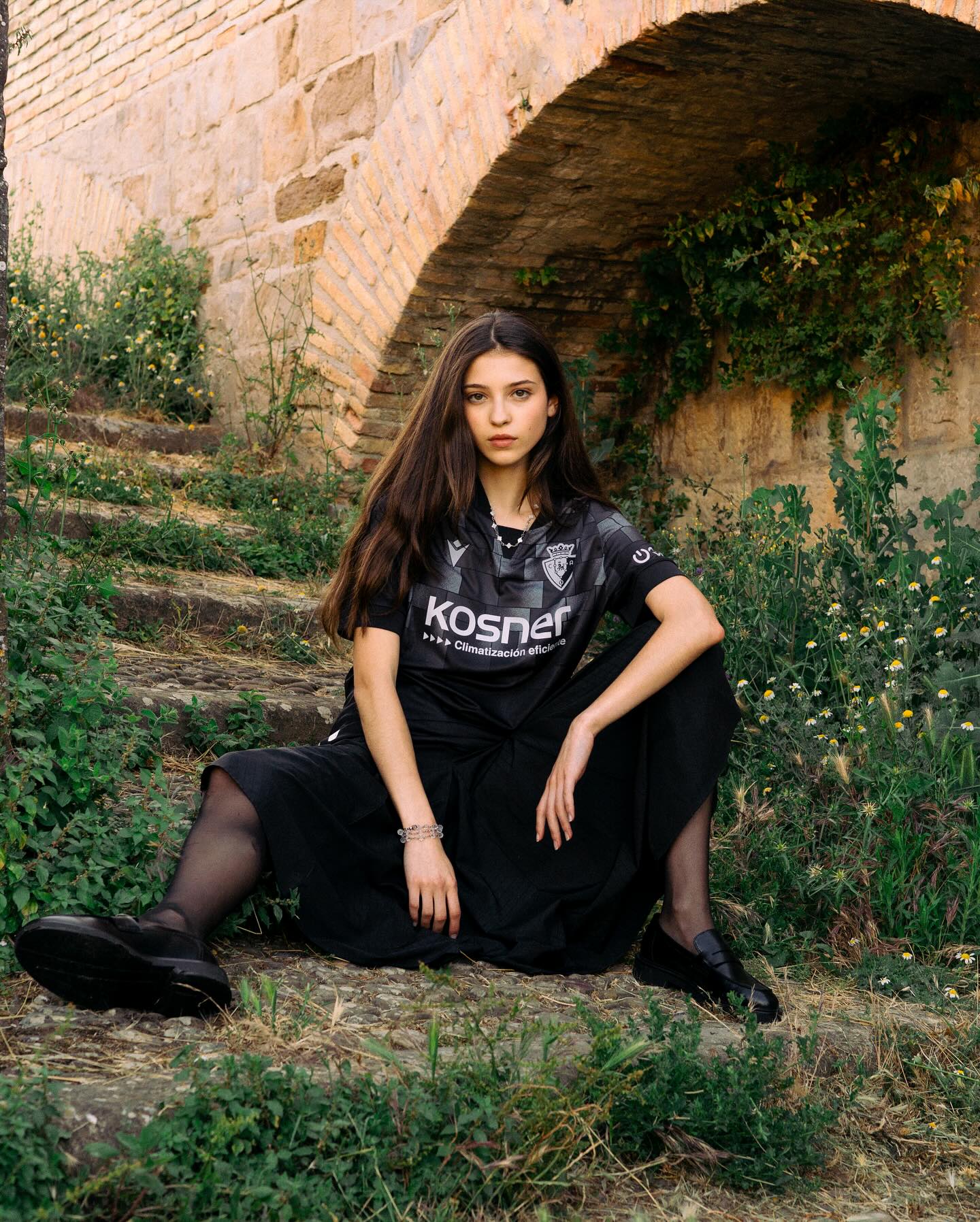 Dit zijn de CA Osasuna voetbalshirts 2024-2025 van Macron