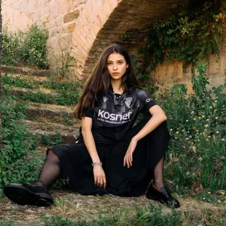 Dit zijn de CA Osasuna voetbalshirts 2024-2025 van Macron