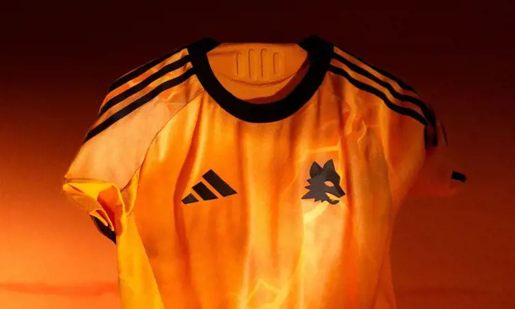 AS Roma uitshirt 2025-2026 is oranje met bliksemschichten!