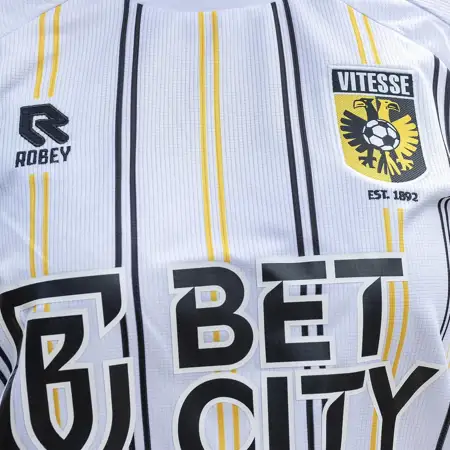 Vitesse voetbalshirts 2023-2024