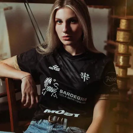 Dit zijn de Cagliari Calcio voetbalshirts 2024-2025