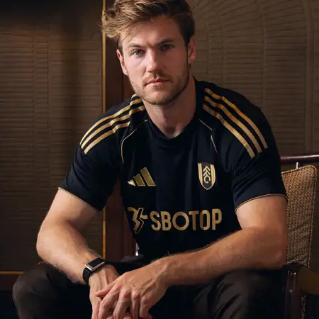 Fulham voetbalshirts 2025-2026 ode aan stadion, retro shirt en elegantie!