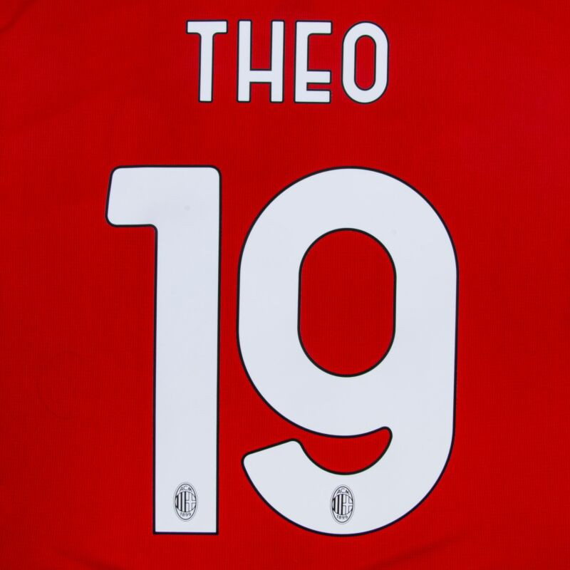 Dit is de officiële AC Milan bedrukking 2024-2025