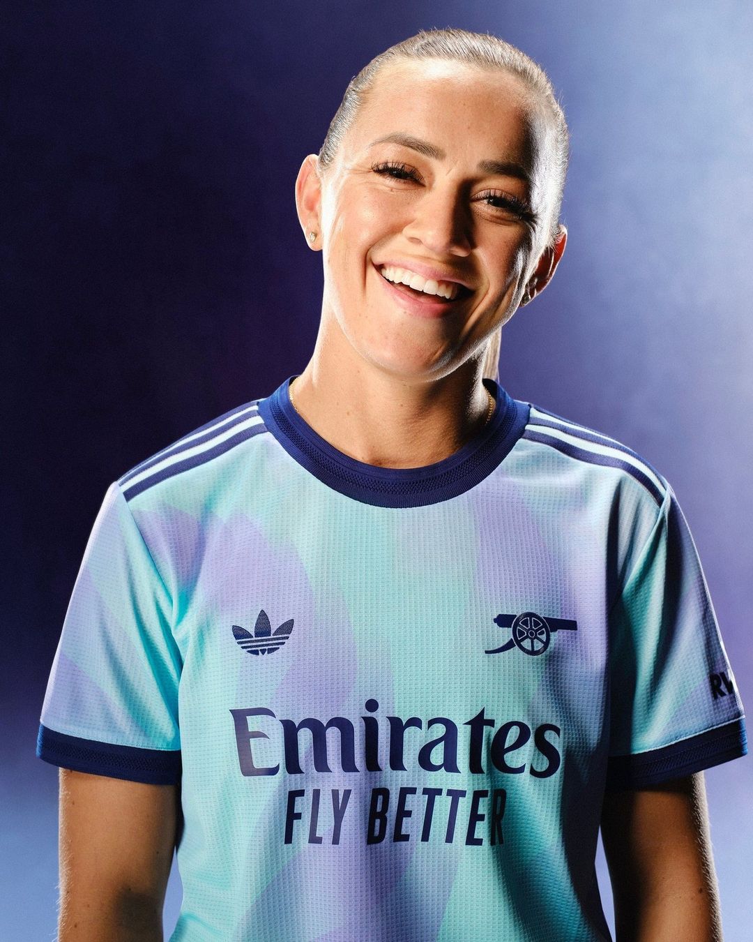 Arsenal 3e shirt 2024-2025 bevat na meer dan twintig jaar adidas Originals logo!