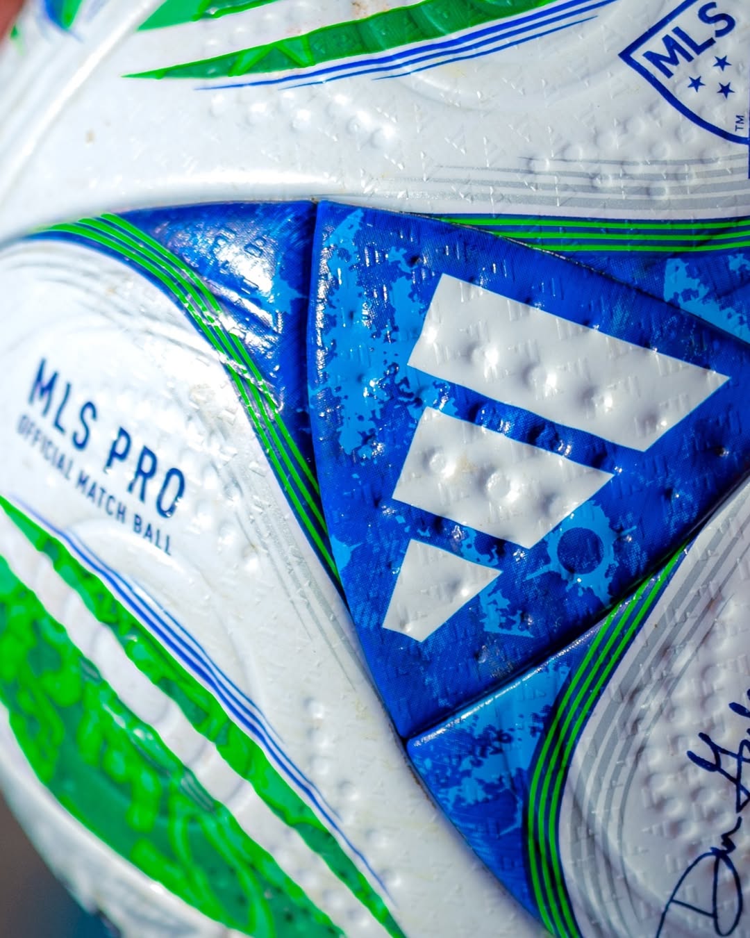 Major League Soccer wedstrijdbal ode aan 30 jarig bestaan MLS