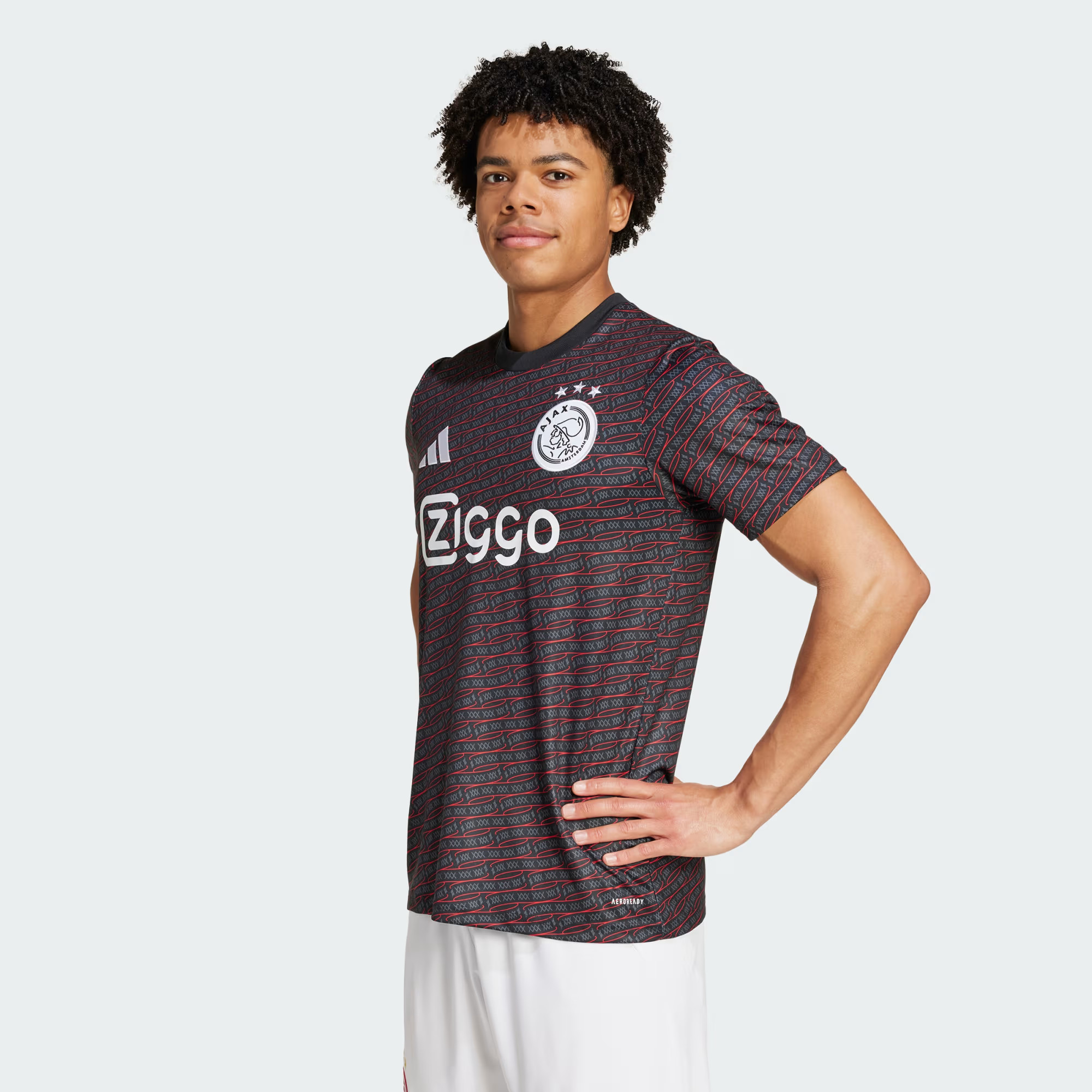 Dit is het Ajax warming-up shirt 2024-2025