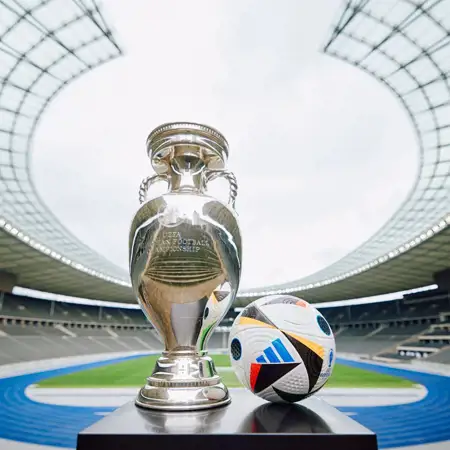 Dit is de adidas Euro 2024 Fussballliebe wedstrijdbal!