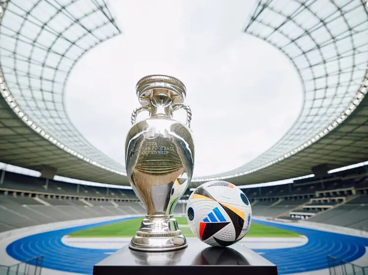 Dit is de adidas Euro 2024 Fussballliebe wedstrijdbal!