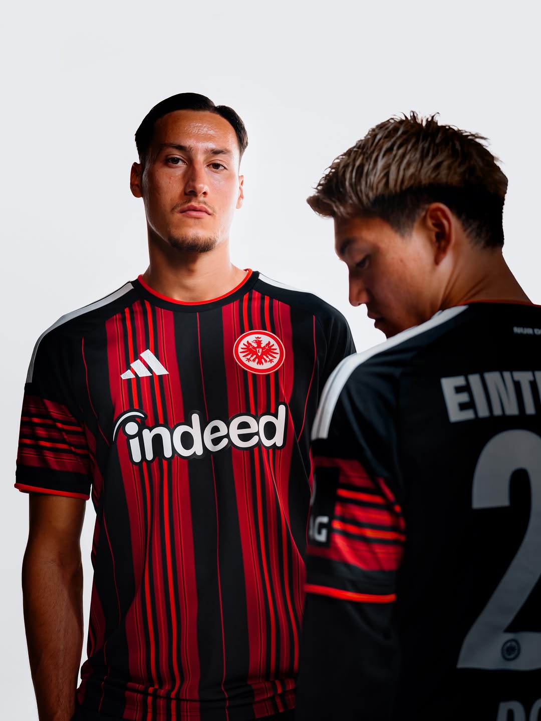 Eintracht Frankfurt thuisshirt 2026-2027 heeft moderne twist!