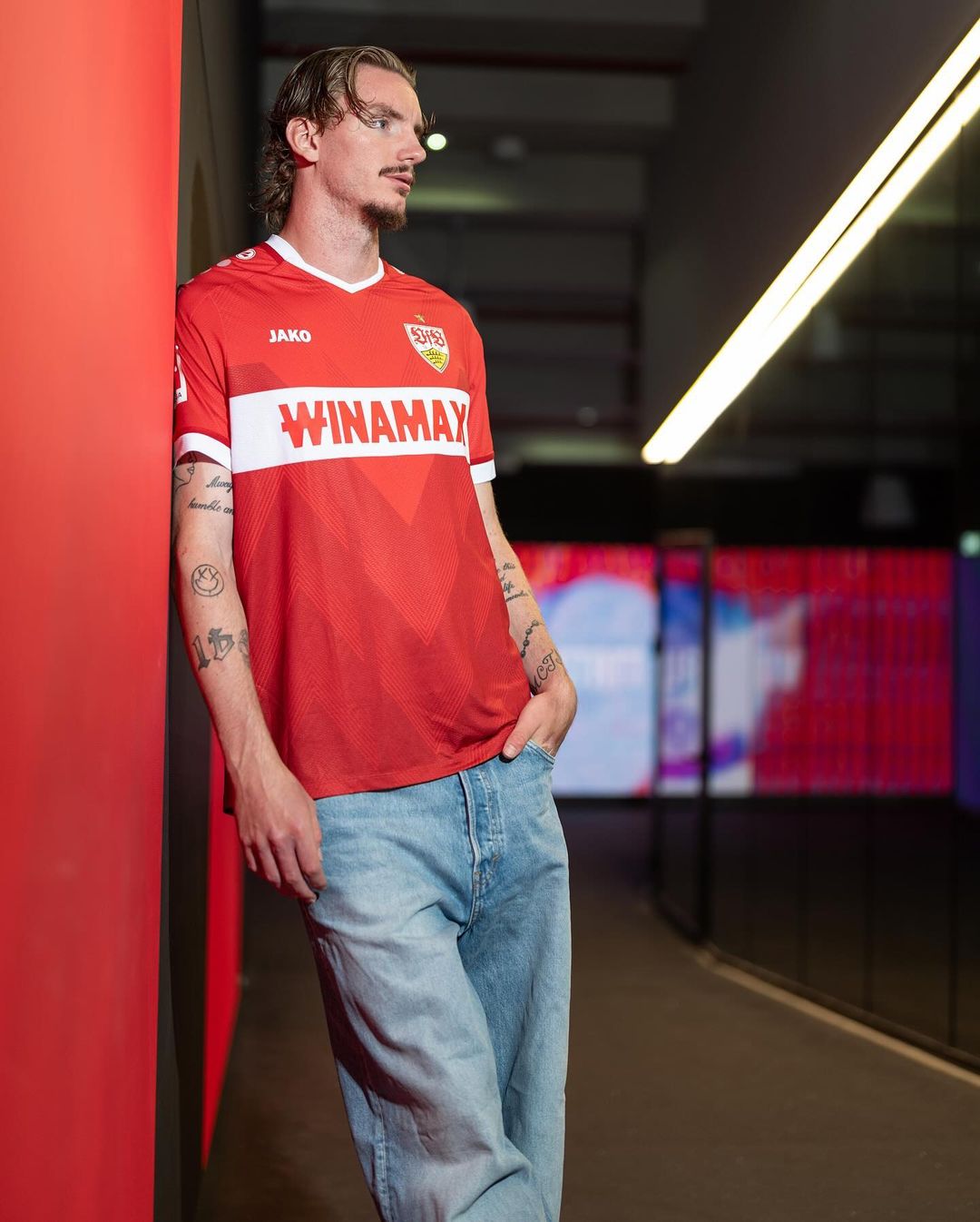 Dit zijn de VfB Stuttgart voetbalshirts 2024-2025