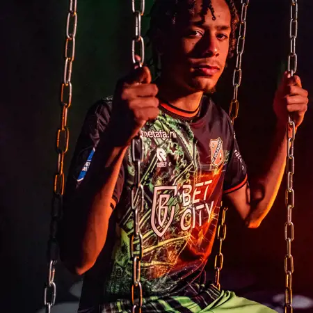 Dit is het FC Volendam kermis voetbalshirt 2023-2024