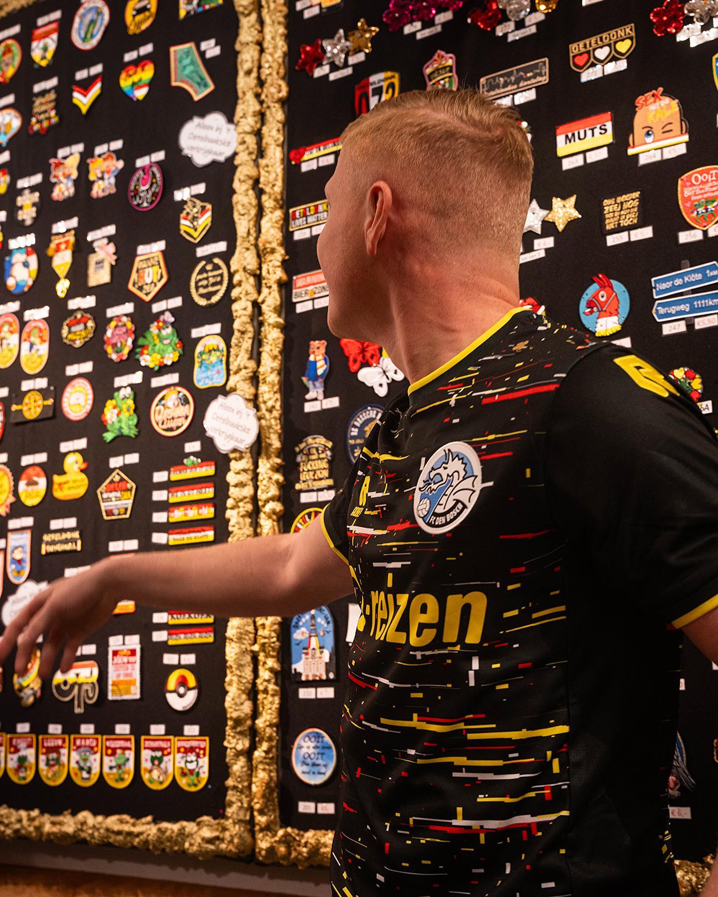 FC Den Bosch en Robey lanceren Oeteldonk voetbalshirt voor carnaval