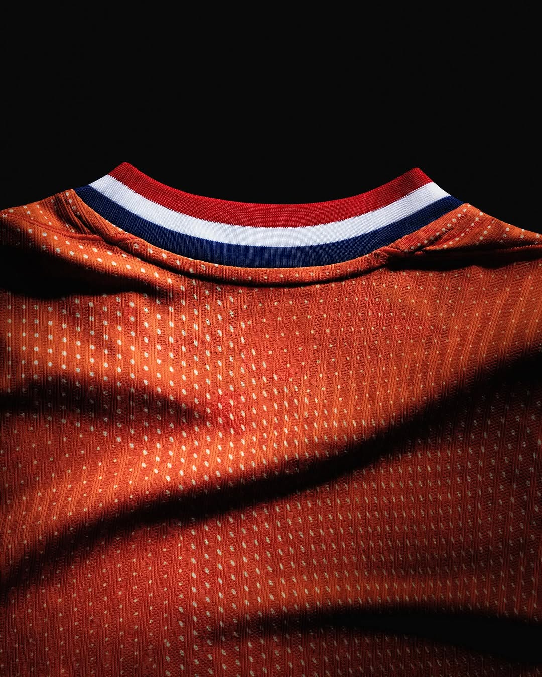 Oranje Leeuwinnen EK 2025 voetbalshirts geïnspireerd door Total 90!