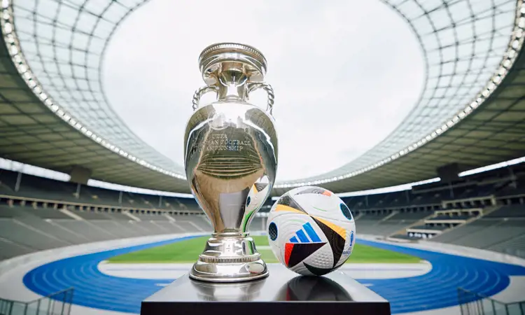 Dit is de adidas Euro 2024 Fussballliebe wedstrijdbal!