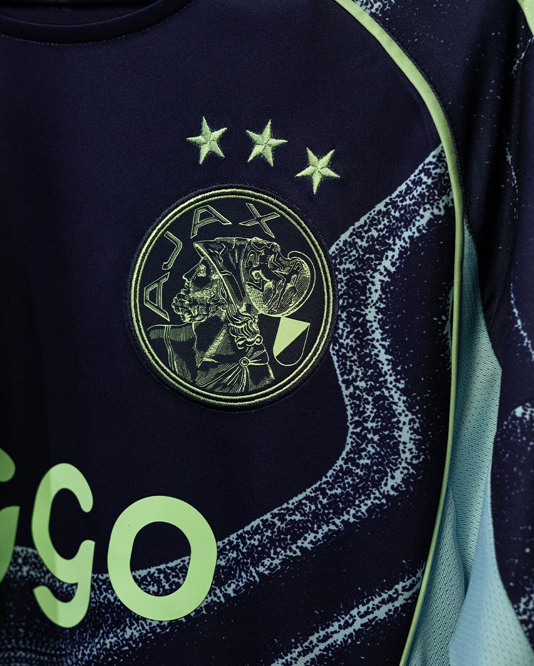 Ajax uitshirt 2025-2026 ode aan Amsterdam en jeugdopleiding! 