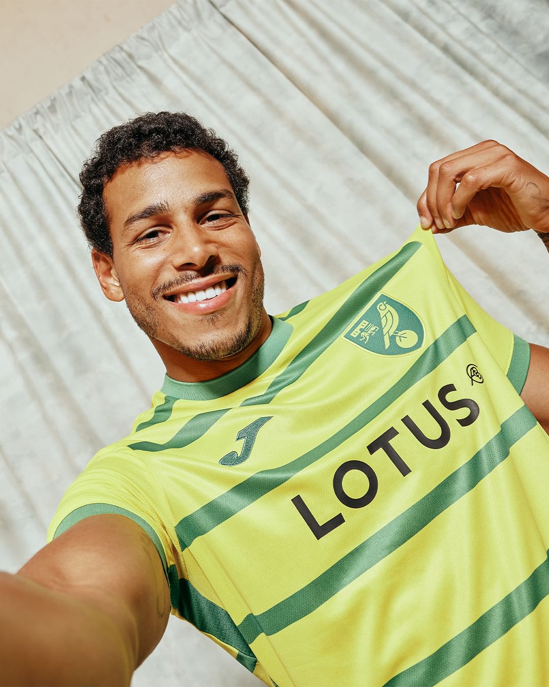 Norwich City voetbalshirts 2023-2024