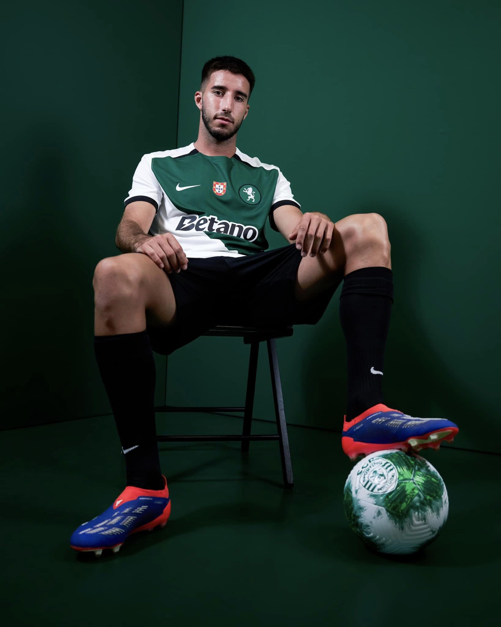 Sporting Lissabon voetbalshirt 2024-2025 eerbetoon aan Stromp en Europa Cup II