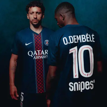 Paris Saint Germain thuisshirt 2025-2026 combineert Hechter met Eiffeltoren