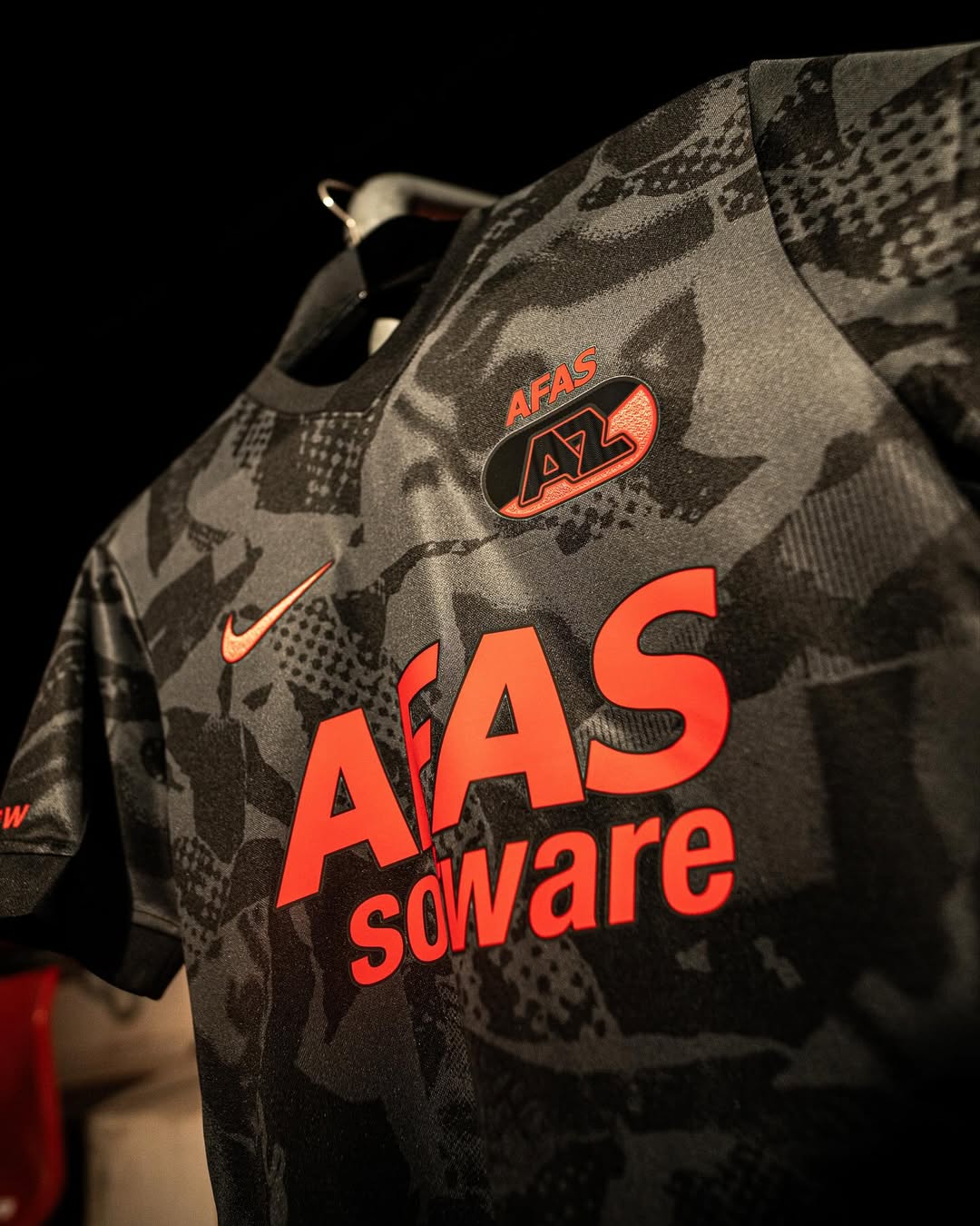 AZ Alkmaar voetbalshirts 2025-2026 geïnspireerd door Zaanstreek en stadion
