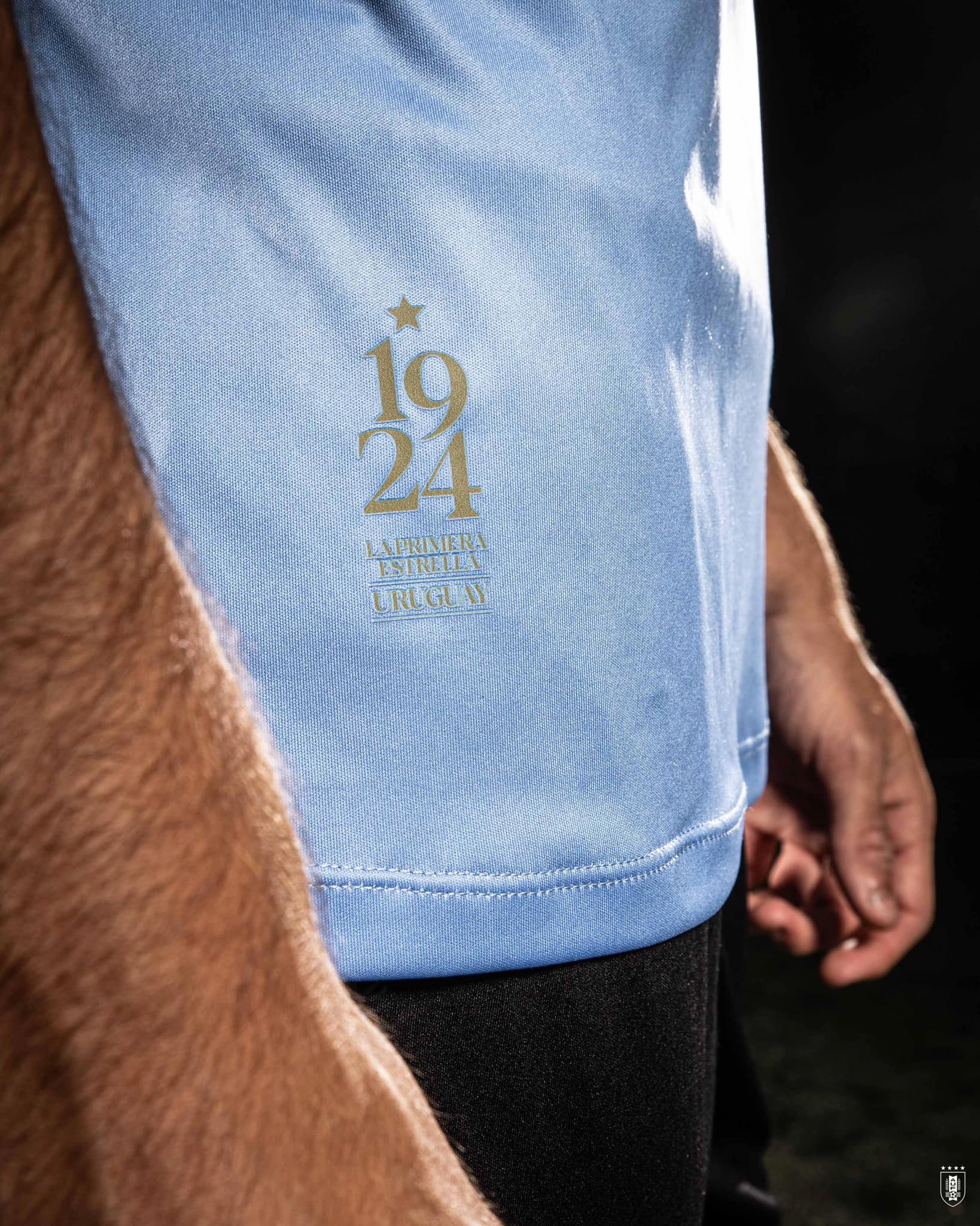 Uruguay lanceert voetbalshirts ter ere van winnen Olympische Spelen 1924