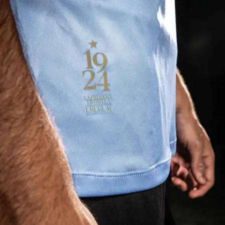 Uruguay lanceert voetbalshirts ter ere van winnen Olympische Spelen 1924