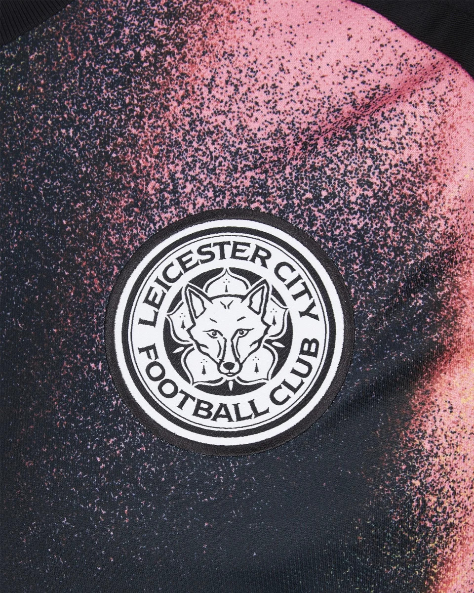 Dit zijn de Leicester City voetbalshirts 2024-2025