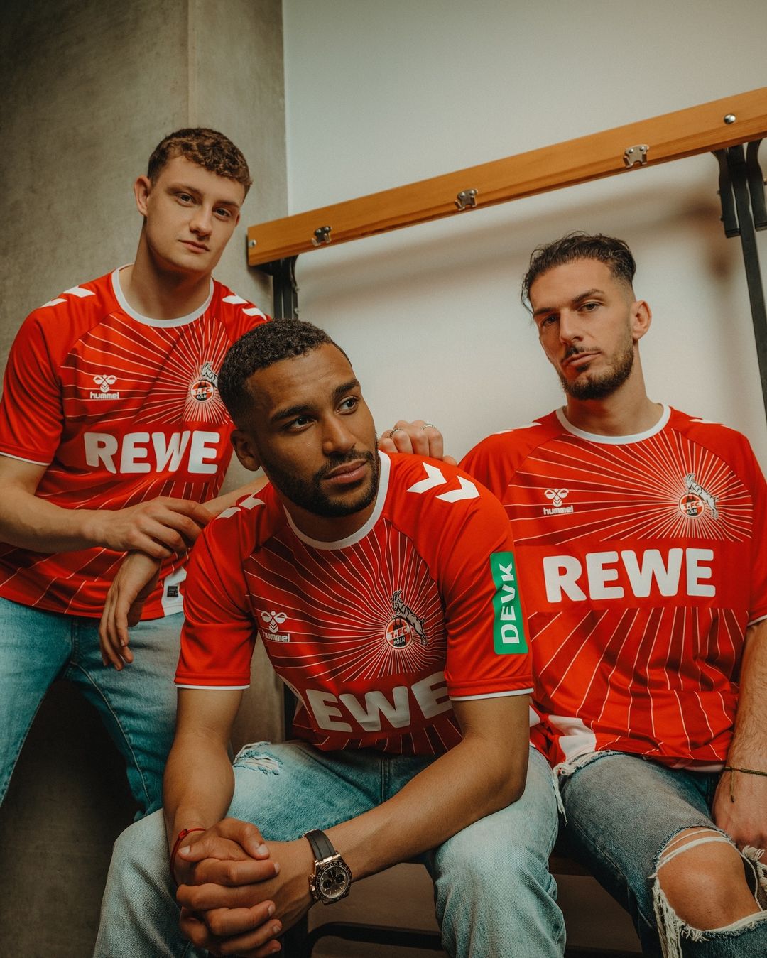 FC Köln voetbalshirts 2024-2025 geïnspireerd door stadion en shirts jaren '90
