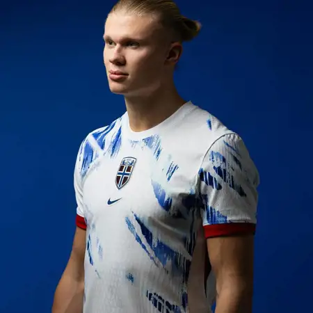 Noorwegen voetbalshirts 2024-2025 in stijl vlag en natuurverschijnsel!