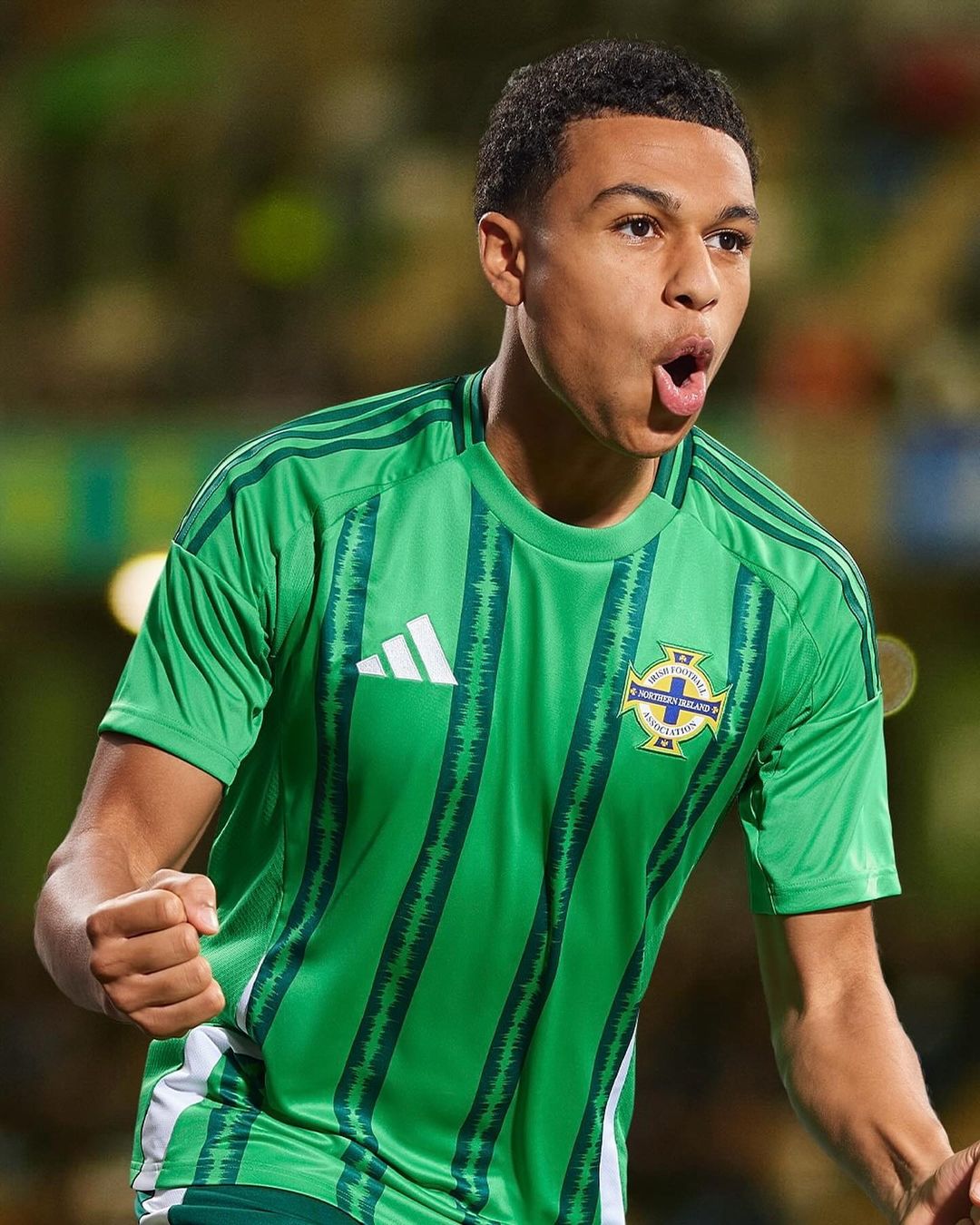 Noord Ierland voetbalshirts 2024-2025 bevatten geluidsgolven! 