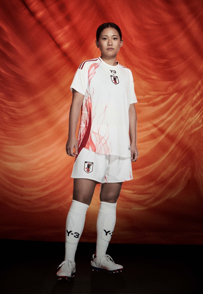 Japan voetbalshirts 2024-2025 ontworpen door Yohji Yamamoto