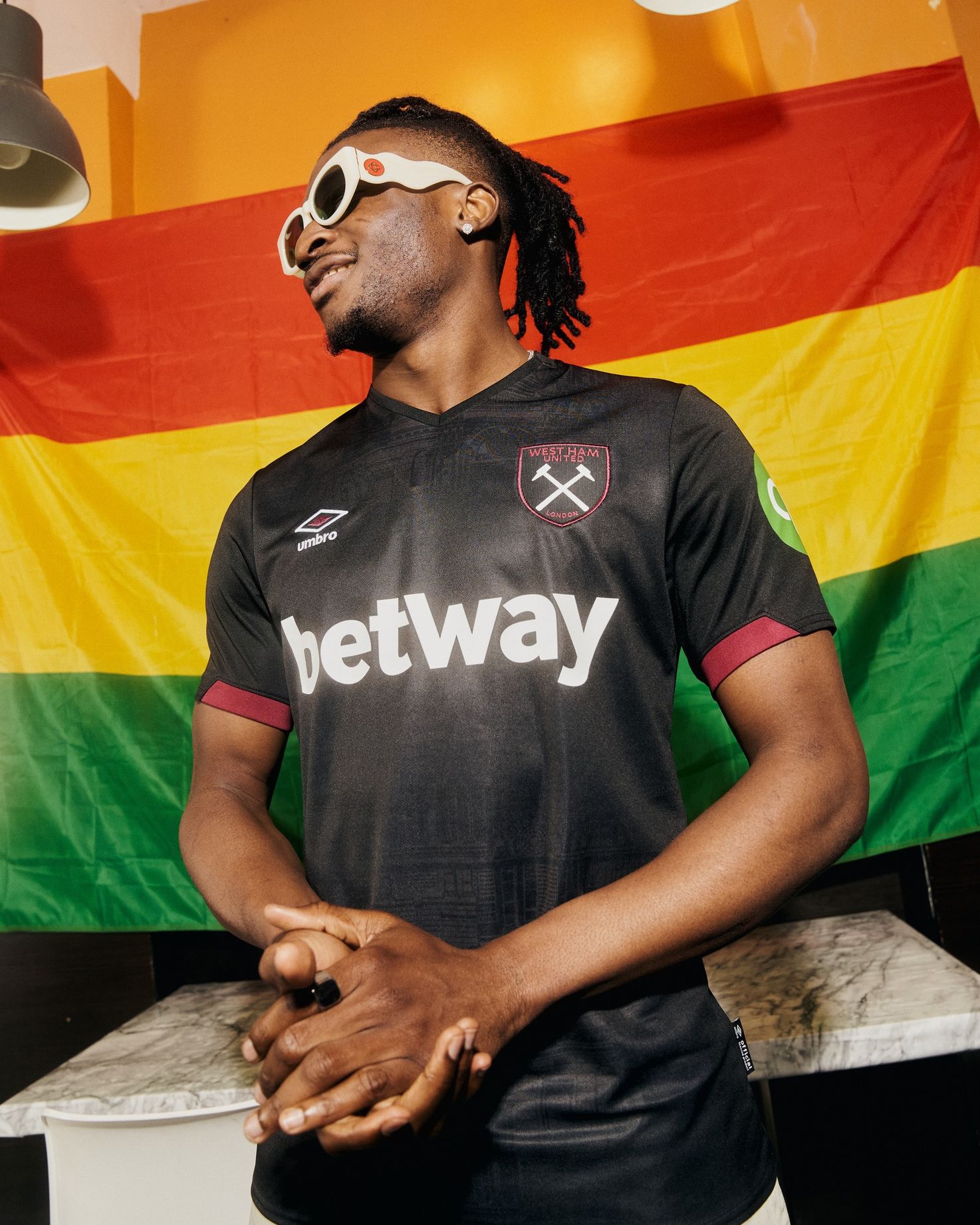 West Ham United voetbalshirts 2024-2025 ode aan shirt 60 jaar geleden en Bow Church!