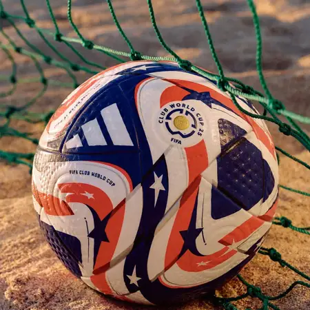 Dit is de officiële adidas wedstrijdbal voor het WK voor clubteams 2025!