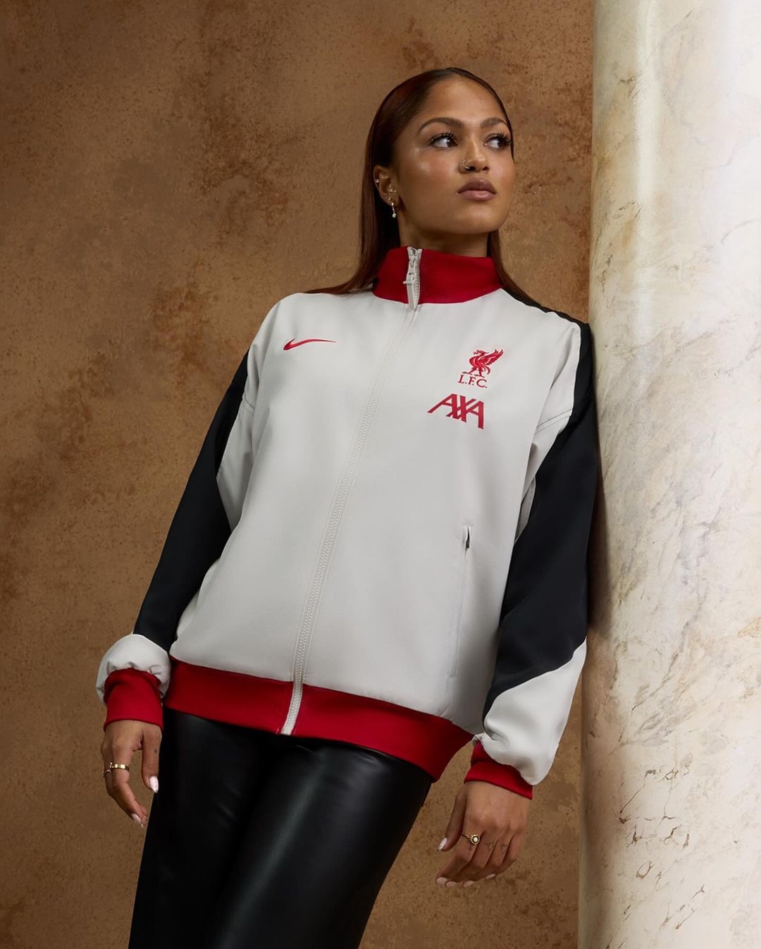 Liverpool anthem trainingsjack 2024-2025 in jaren '90 stijl!