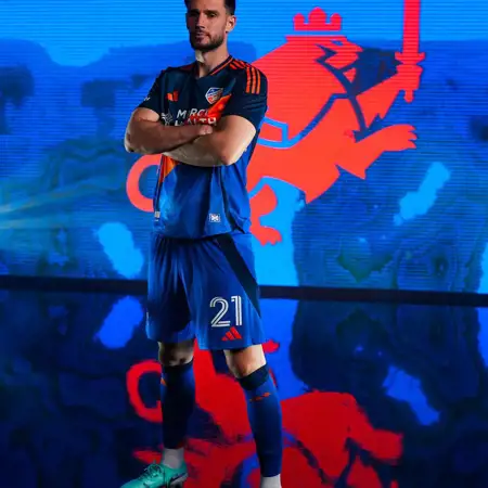 FC Cincinnati thuisshirt 2025-2026 geïnspireerd door USL shirt 2016