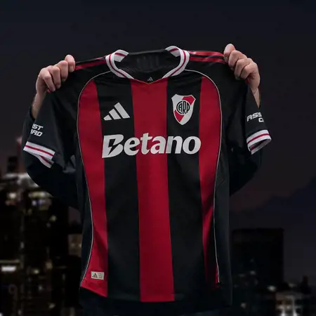 River Plate voetbalshirts 2025-2026 geïnspireerd door twee historische prijzen