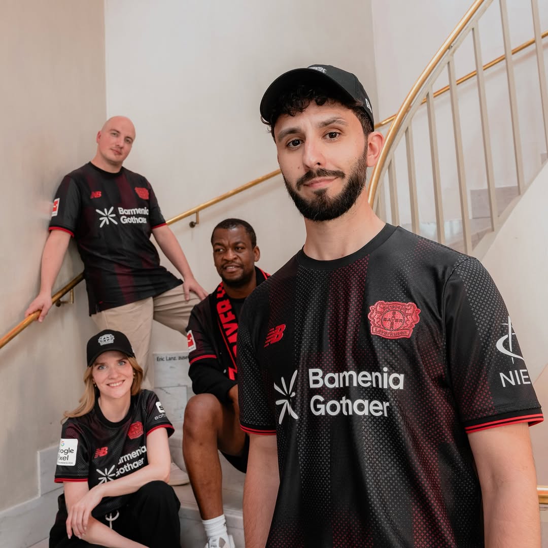 Dit zijn de Bayer Leverkusen voetbalshirts 2025-2026 van New Balance