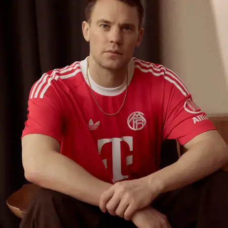 Bayern München 3e shirt 2025-2026 ode aan Marienplatz!