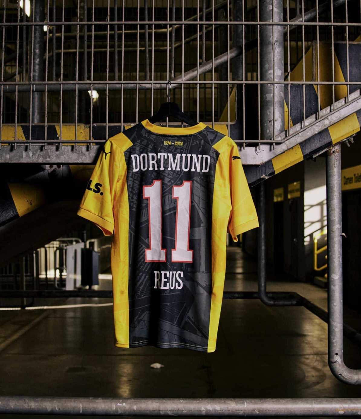 Borussia Dortmund special edition voetbalshirt eert Signal Iduna Park