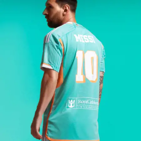 Inter Miami 3e shirt 2024-2025 geïnspireerd door het Miami van jaren '80!