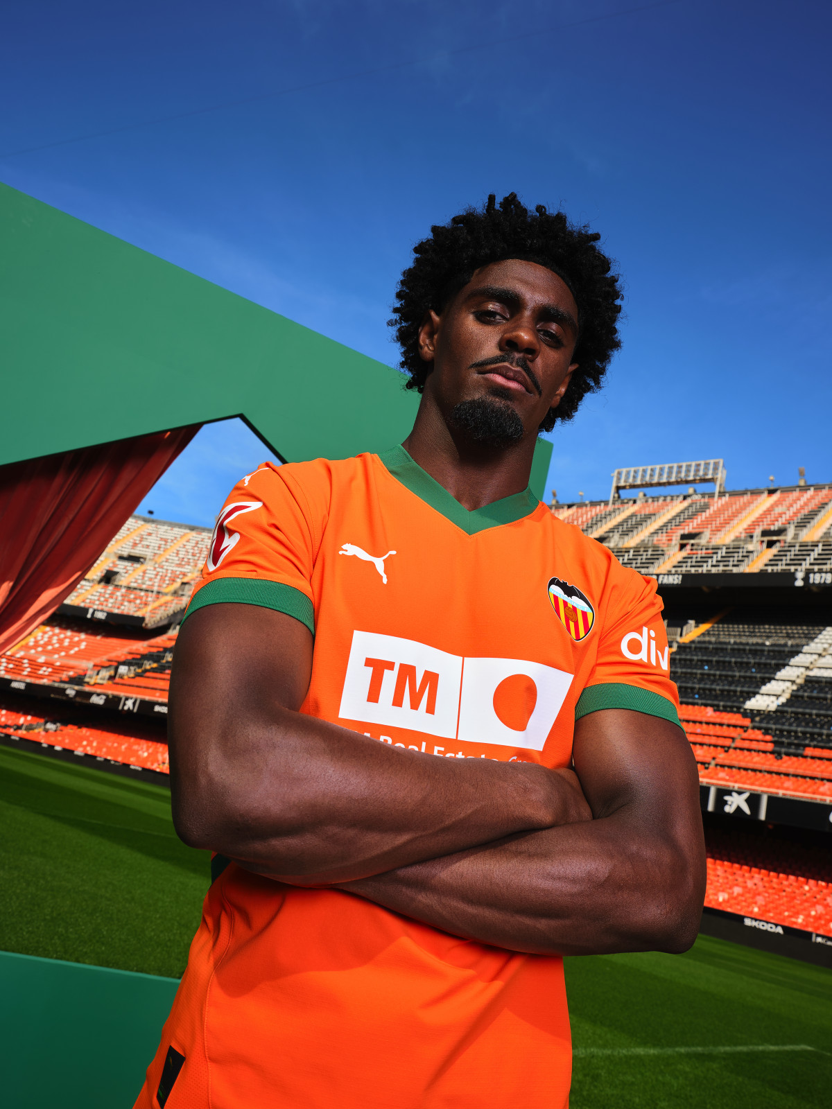 Valencia voetbalshirts 2024-2025 geïnspireerd door shirts 2003-2004