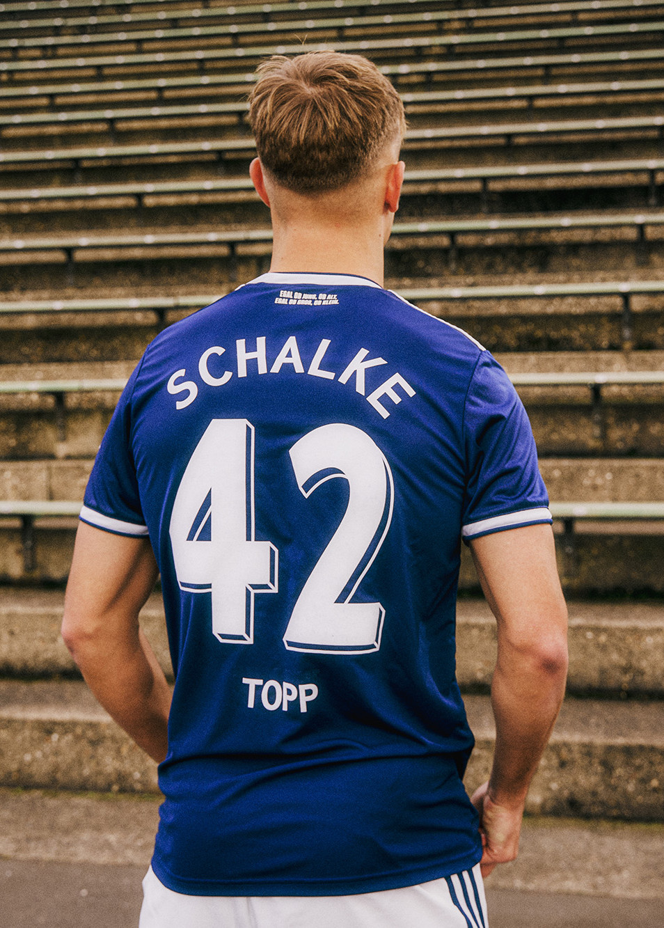Schalke 04 en jonge fans lanceren special edition voetbalshirt