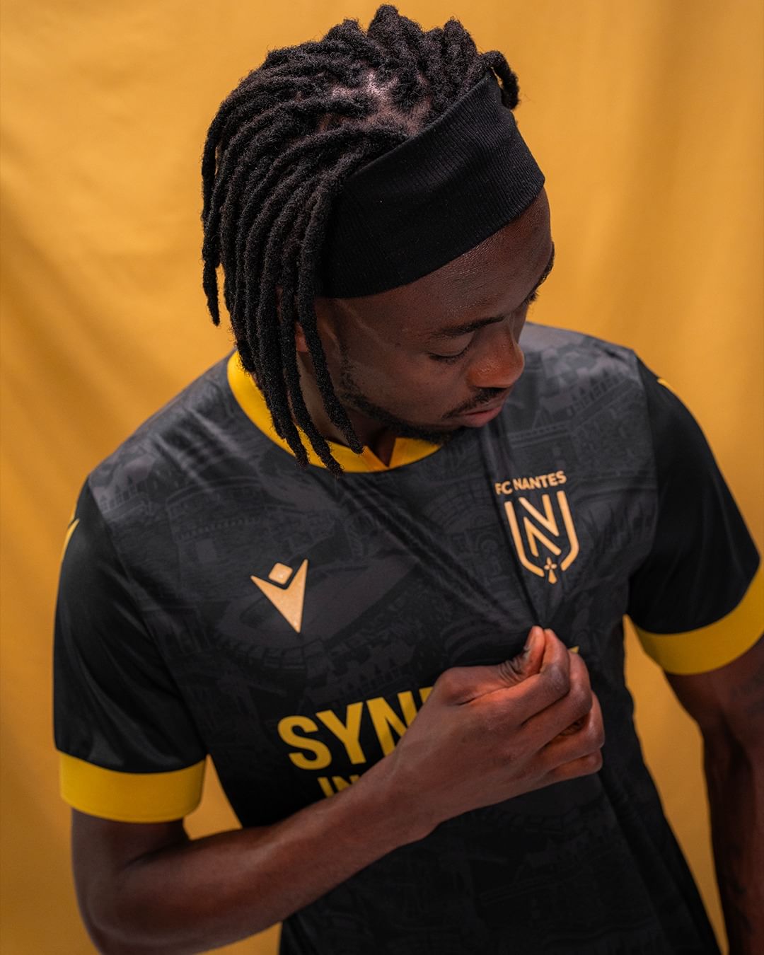 FC Nantes voetbalshirts 2024-2025 geïnspireerd door retro shirts en de stad!