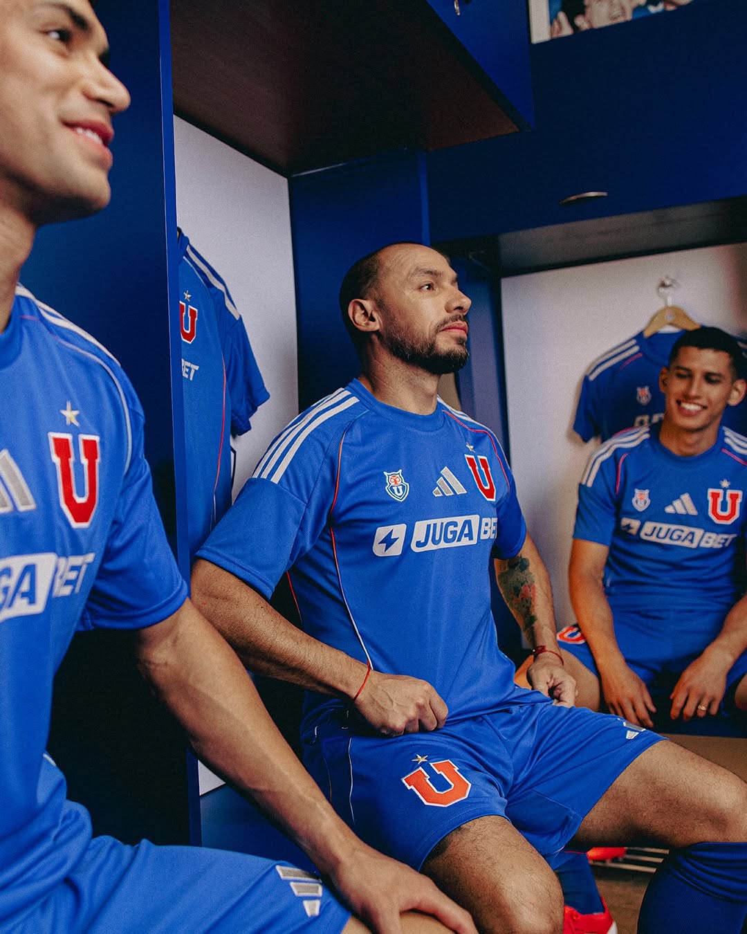 Universidad de Chile voetbalshirts 2025 bevatten nieuwe adidas template