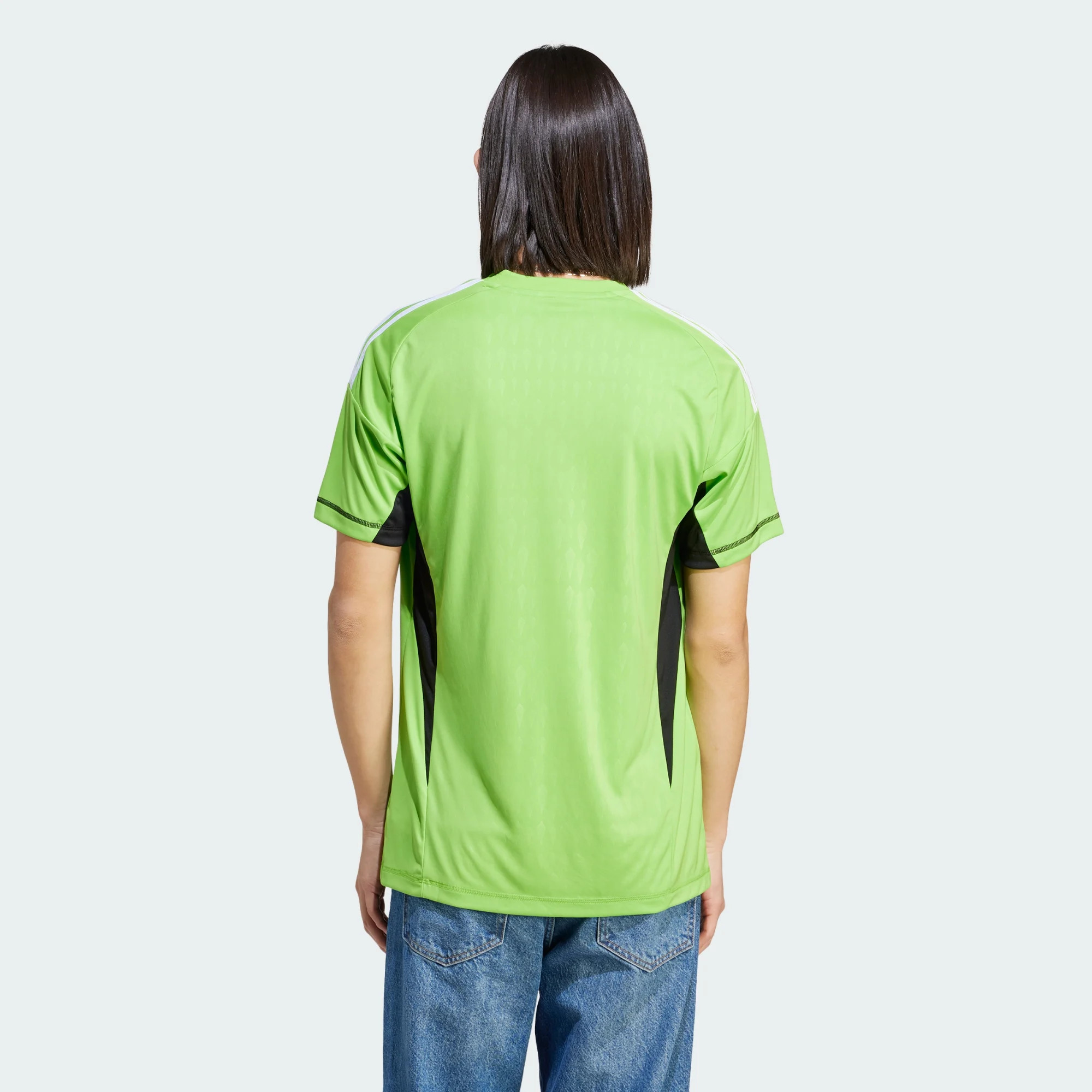 Dit is het Real Madrid keepersshirt 2023-2024