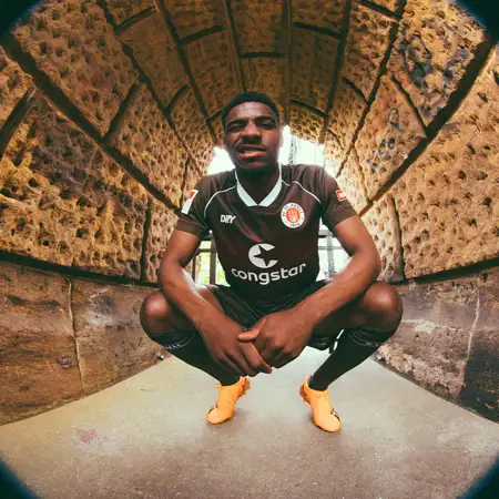 FC Sankt Pauli voetbalshirts 2023-2024